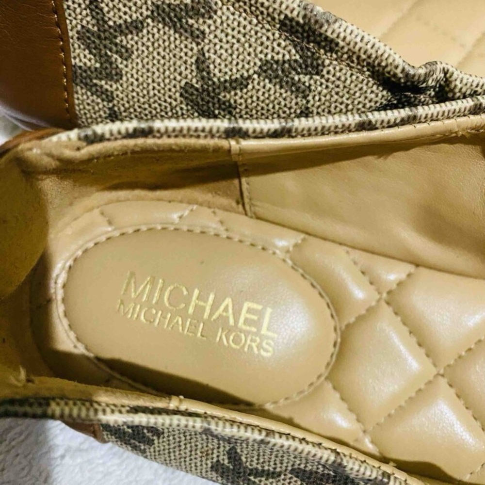 Michael Kors Flats with box - Picture 2 of 4